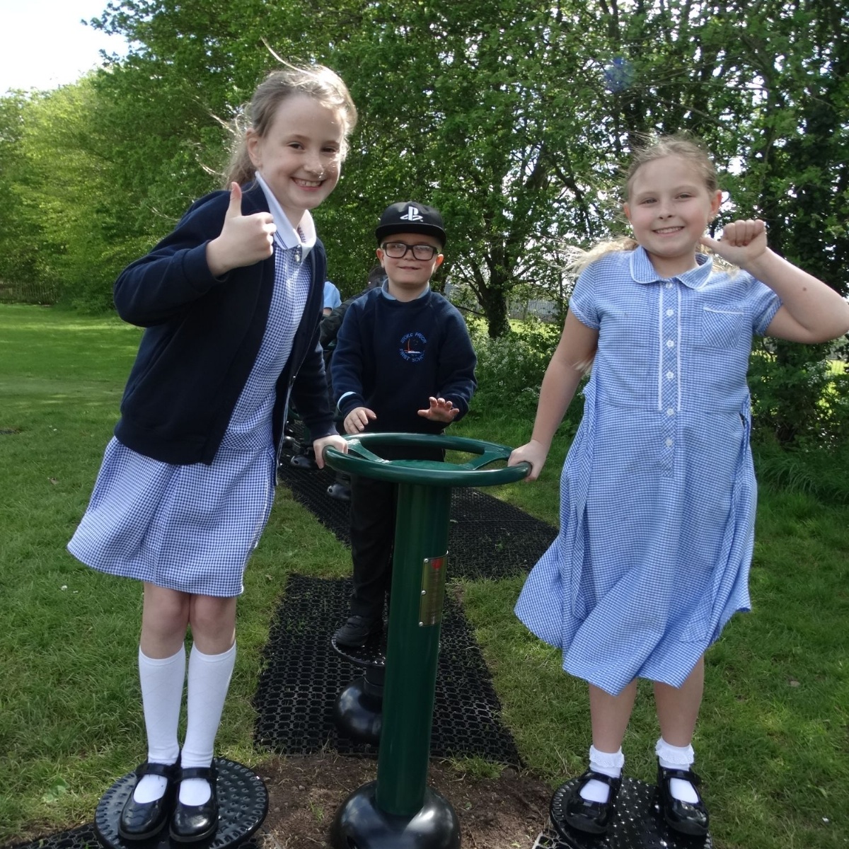 Stoke Prior First School New Outdoor Gym Equipment